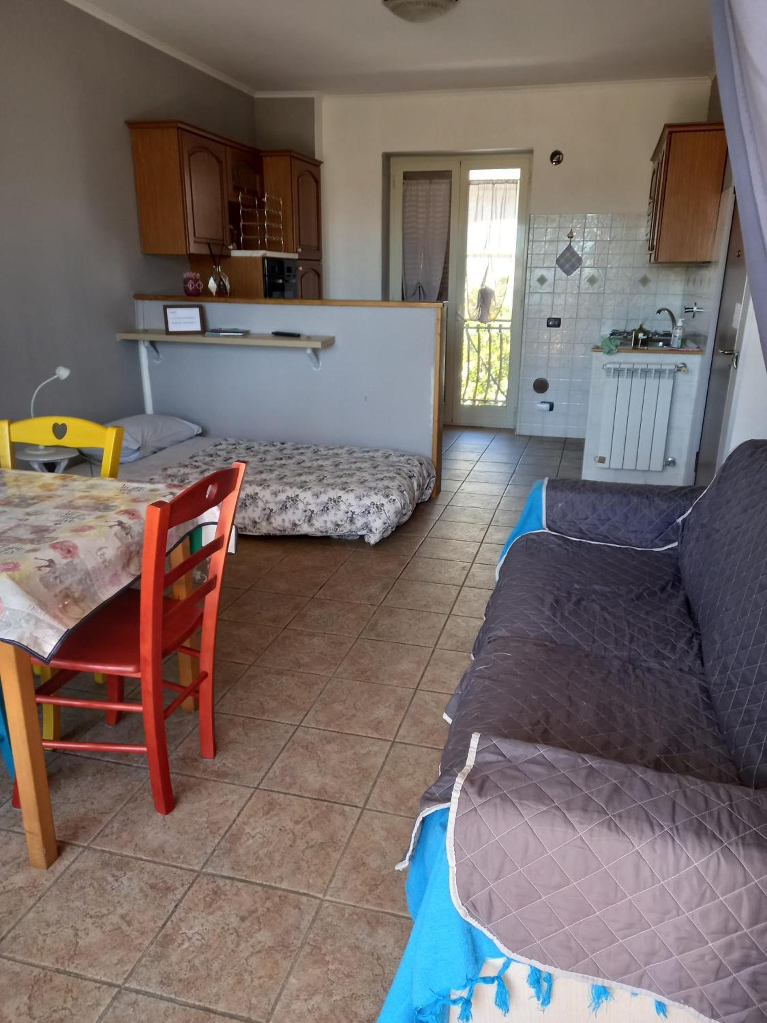 شقة A Santy'S House 1Piano-No Lift-Shuttle A Pagamento-Raggiungibile A Piedi Aeroporto-Fermata Bus Fiera Di Roma A 3 Minuti-Air Condiz Ed Extra Bed For A Fee A Pagamento فيوميتشينو المظهر الخارجي الصورة